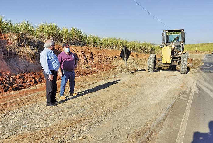 Prefeitura faz melhorias no acostamento da Rodovia Nelson Caproni