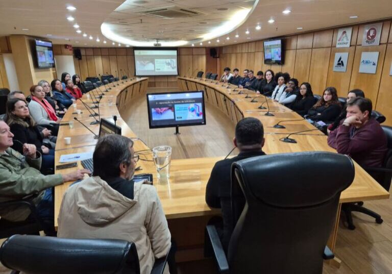 Estudantes foram recebidos por membros do CRC em São Paulo. Foto: Prefeitura de Rio das Pedras