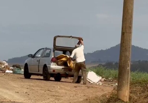 CAPA Após denúncia do Verdadeiro Prefeitura identifica infrator e anuncia multa por descarte ilegal CAPA Após denúncia do Verdadeiro Prefeitura identifica infrator e anuncia multa por descarte ilegal