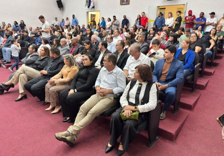 CAPA Câmara homenageia 21 novos cidadãos rio CAPA Câmara homenageia 21 novos cidadãos rio