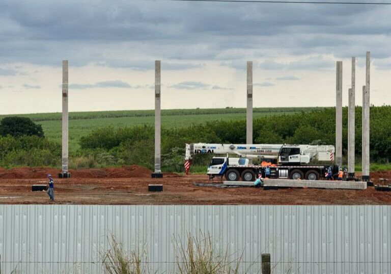 CAPA Obra sem autorização começa em terreno público de RS 2,8 milhões
