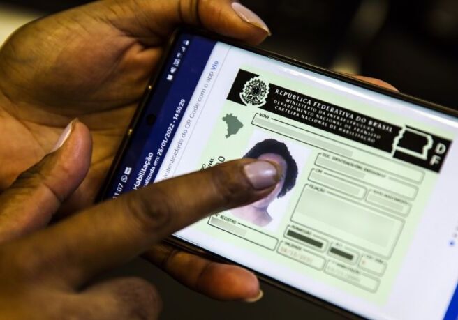 Multas de trânsito irão custear carteira de habilitação de graça. Foto: Marcello Casal Jr/Agência Brasil