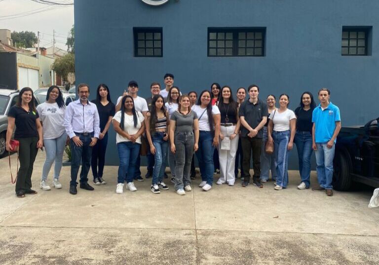 Curso Técnico de Contabilidade conclui semana pedagógica com visita a escritório07