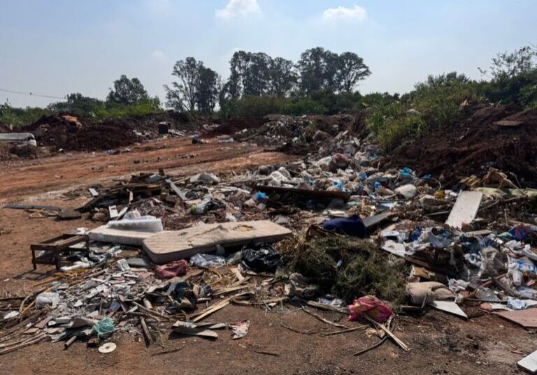 Entre novembro de 2021 e fevereiro de 2022 o espaço também foi usado como local de descarte irregular. Foto: Alex Calmon
