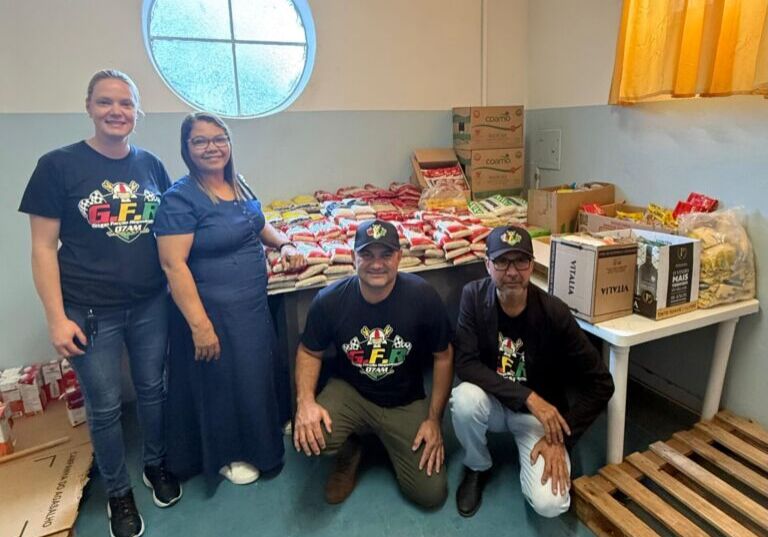 Grupo GFR doa mais de 300 kg de alimentos ao Fundo Social após 1º Encontro de Caminhões Grupo GFR doa mais de 300 kg de alimentos ao Fundo Social após 1º Encontro de Caminhões