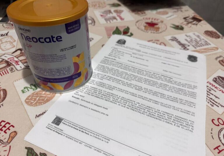 Mãe faz BO contra funcionário da Prefeitura por desvio de leite fornecido pelo Estado Funcionário retirou 16 latas de leite, sendo que prescrição era para 10 unidades. Foto: Alex Calmon