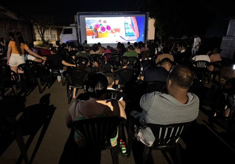 Parceria de Jhony do Depósito e Marcos Damásio leva cinema para o Bom Jardim02 Parceria de Jhony do Depósito e Marcos Damásio leva cinema para o Bom Jardim02