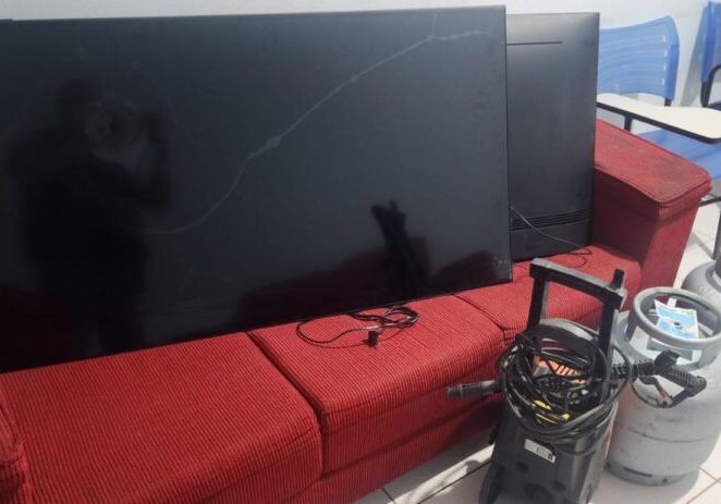 Polícia Militar prende homem por receptação e identifica autores de furto em Rio das Pedras Polícia Militar prende homem por receptação e identifica autores de furto em Rio das Pedras