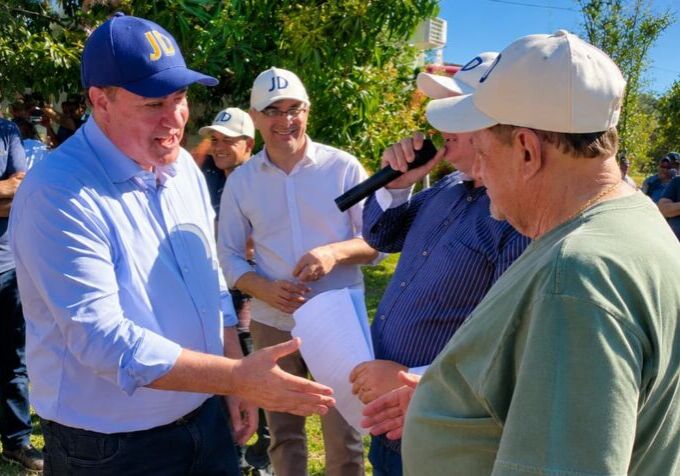 Prefeito Marcos Buzetto declara apoio político a Dr Prefeito Marcos Buzetto declara apoio político a Dr