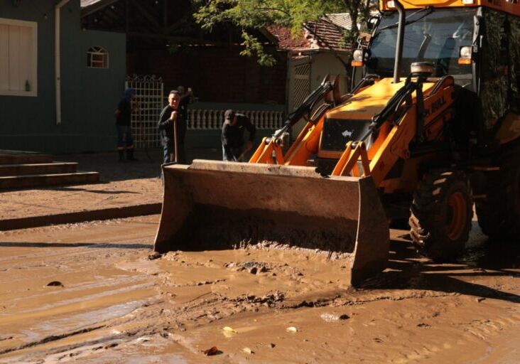 Rio Piracicaba começa a baixar